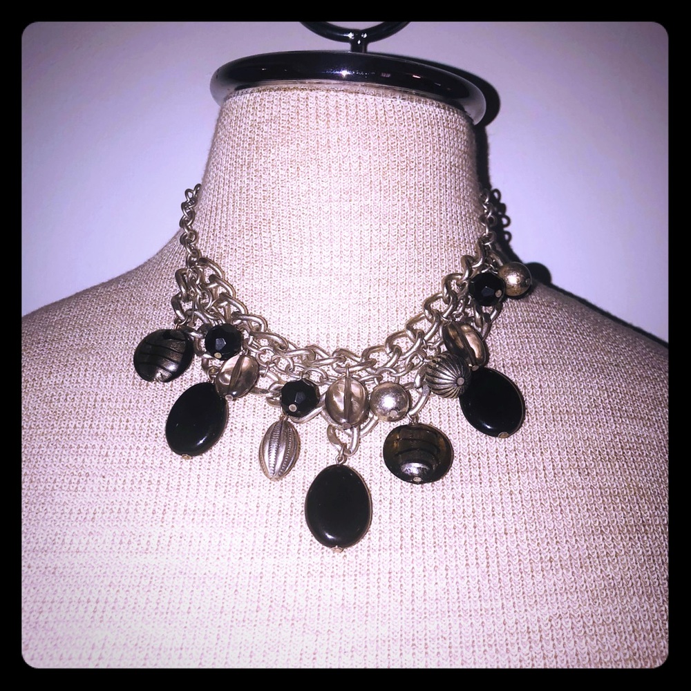 🌼3 for25🌼Black & silver bead statement necklace